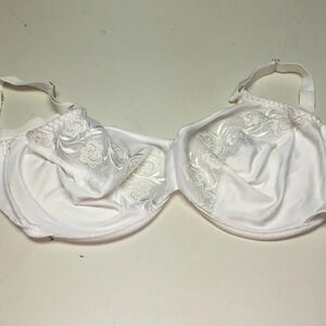 Lilyette bra 42DD Light cream color